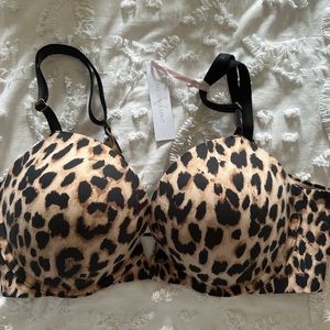 2 NWT VS push-up bras in 36D